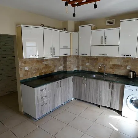 Arya Suits דירה *