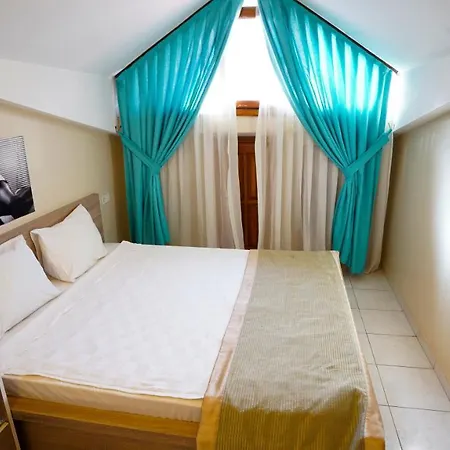 Arya Suits דירה *