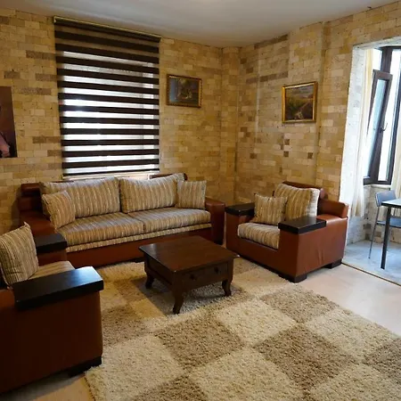 Arya Suits דירה *