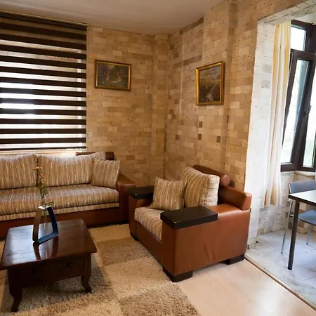 Arya Suits אנטליה