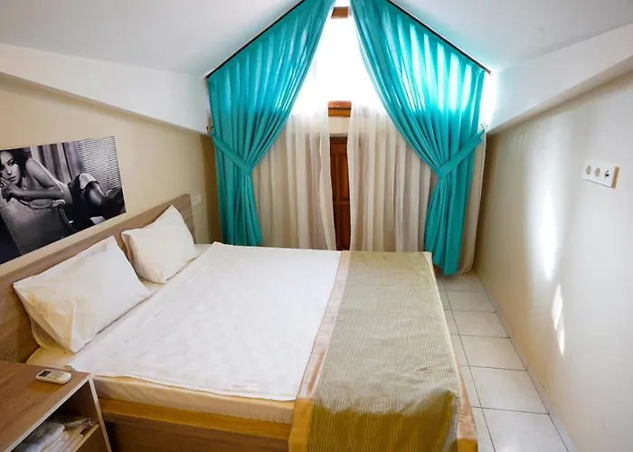 阿尔雅套房 公寓 *