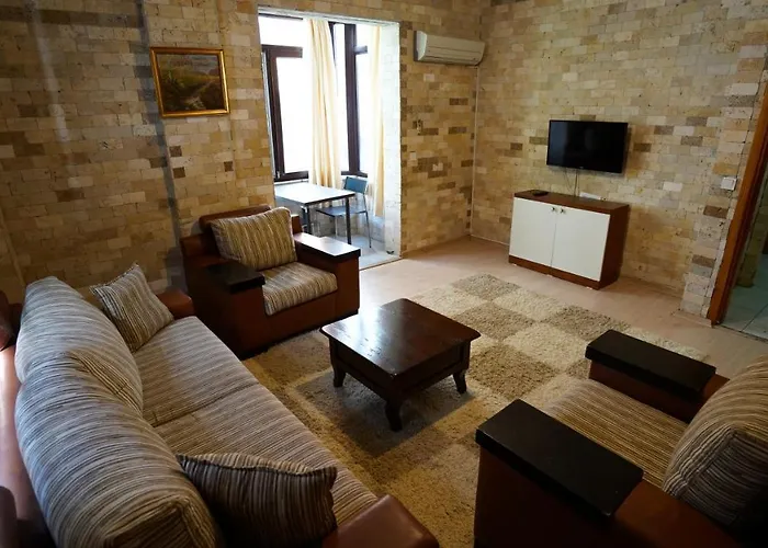 阿尔雅套房 公寓 *