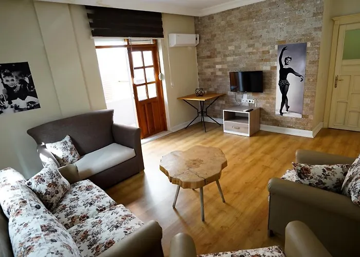 阿尔雅套房 公寓 *