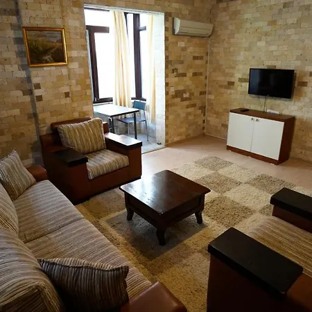 阿尔雅套房 公寓 *