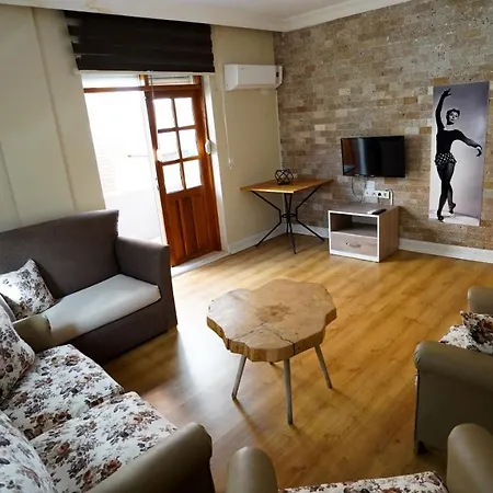 阿尔雅套房 公寓 *