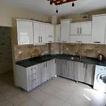 Arya Suits Apartament *