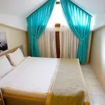 Arya Suits Apartament *